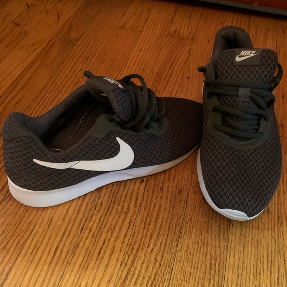 Green/White Nike sneakers - Picture 2 of 3